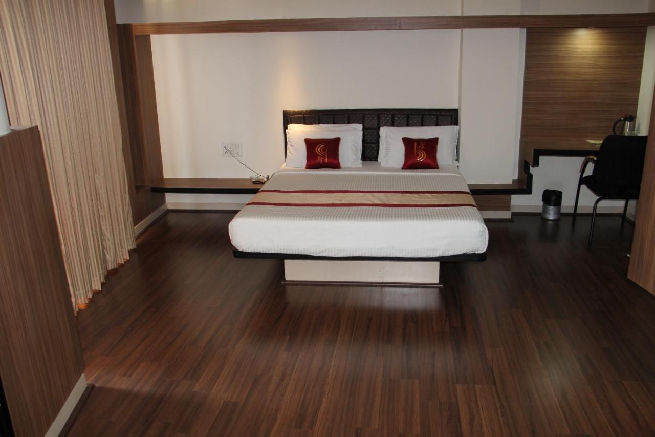 Hotel Grand Bee Bangalore Dış mekan fotoğraf