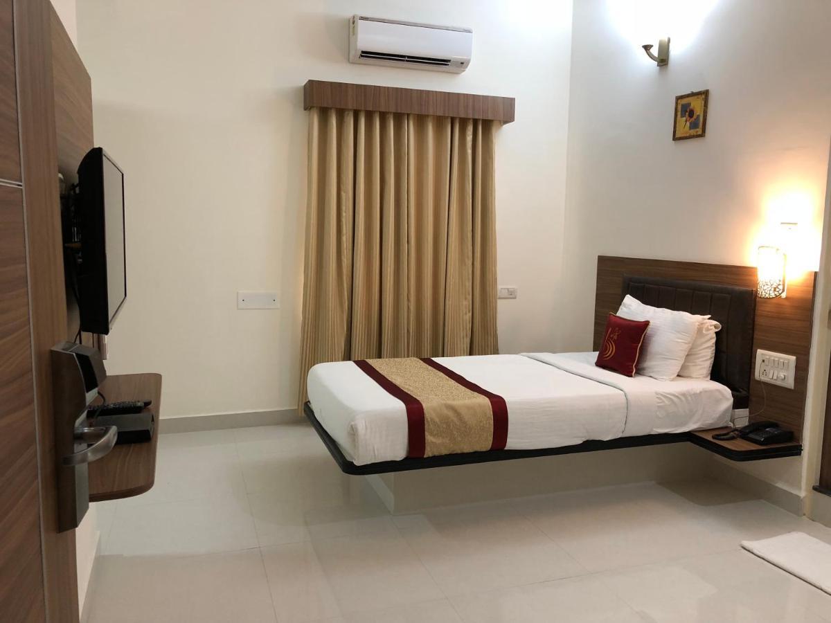 Hotel Grand Bee Bangalore Dış mekan fotoğraf