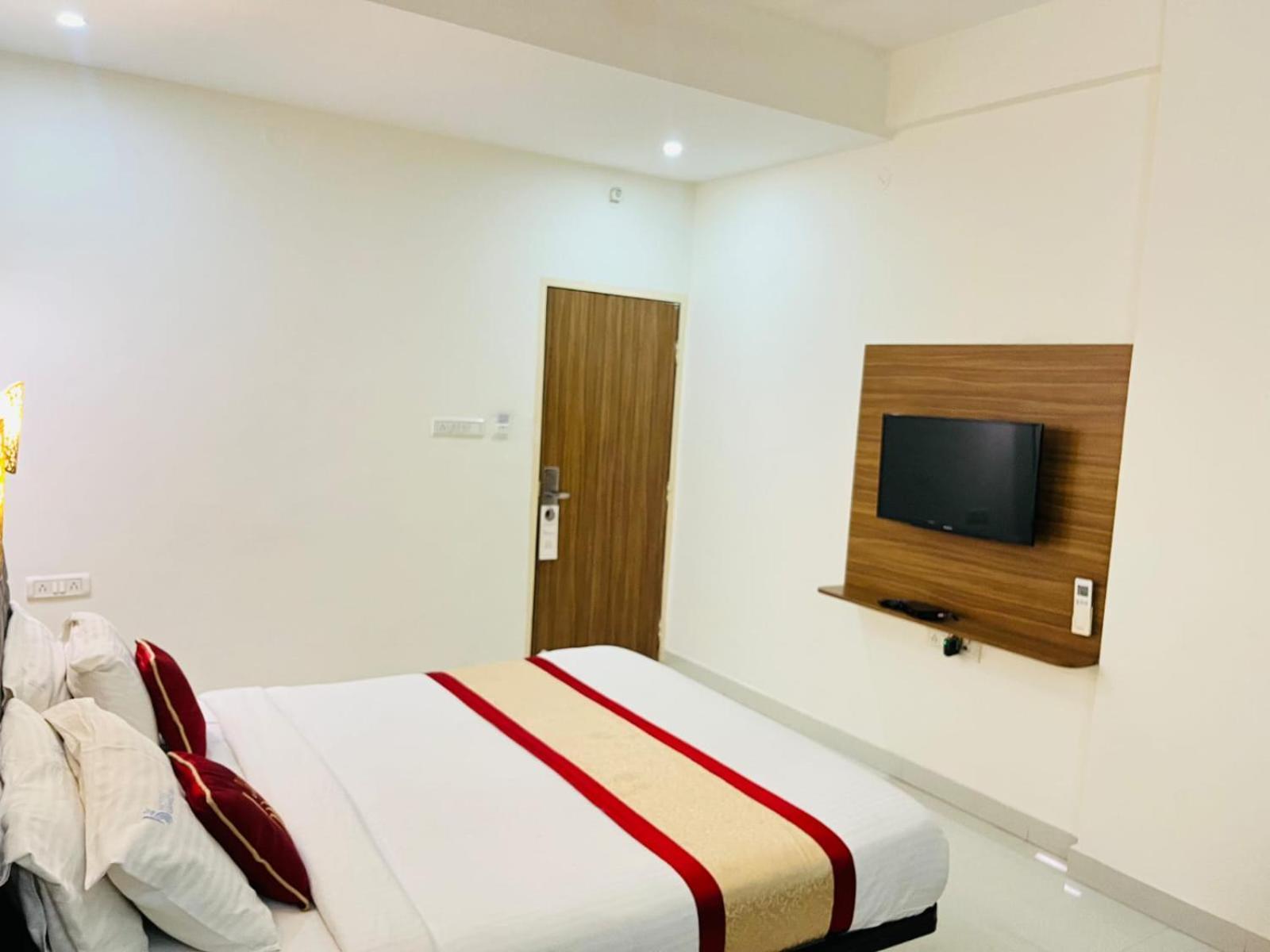 Hotel Grand Bee Bangalore Dış mekan fotoğraf