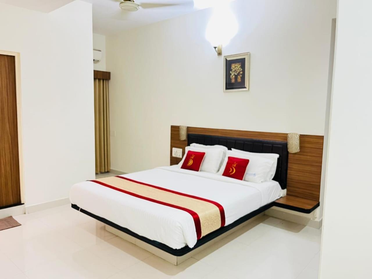 Hotel Grand Bee Bangalore Dış mekan fotoğraf