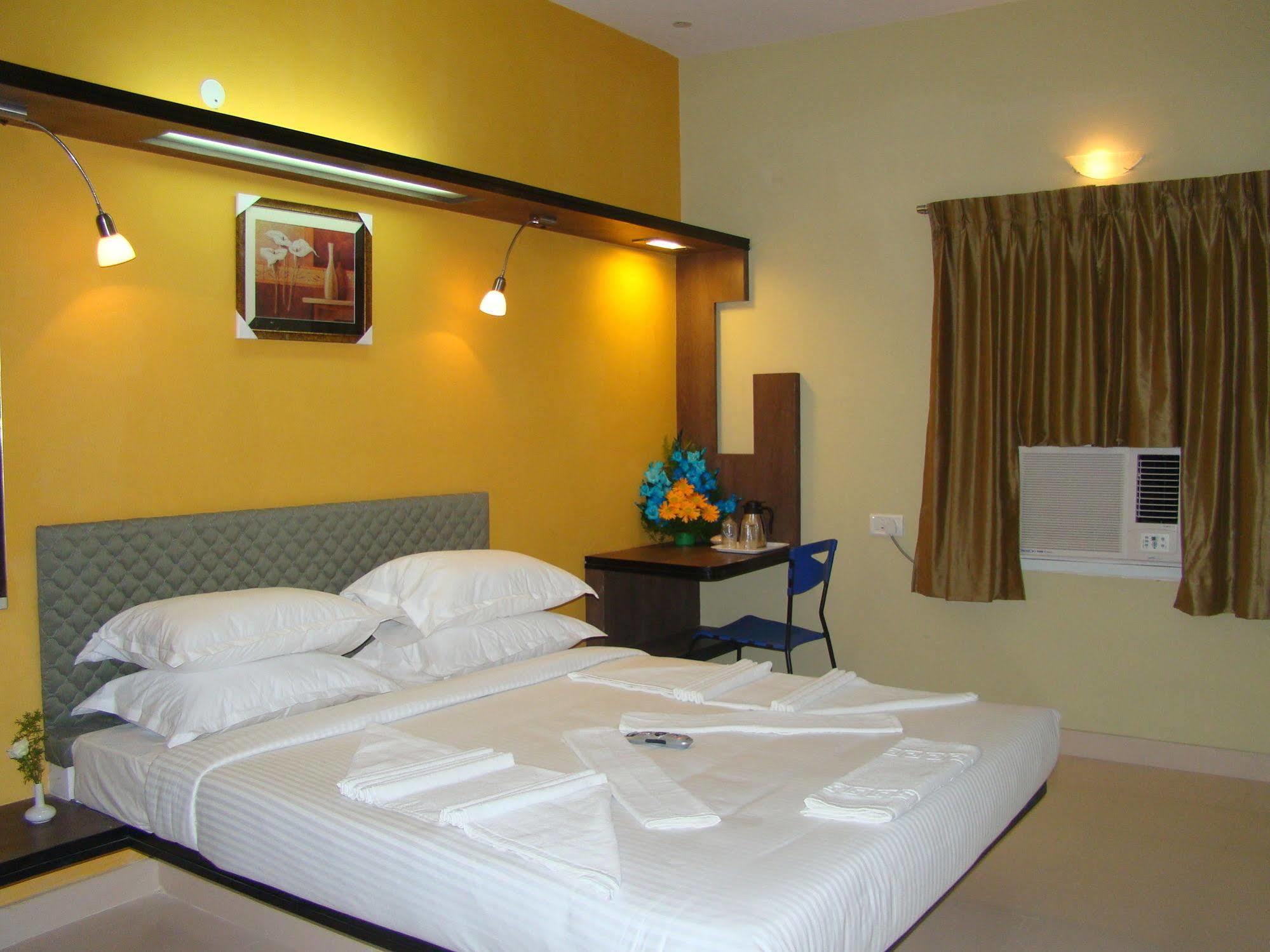 Hotel Grand Bee Bangalore Dış mekan fotoğraf