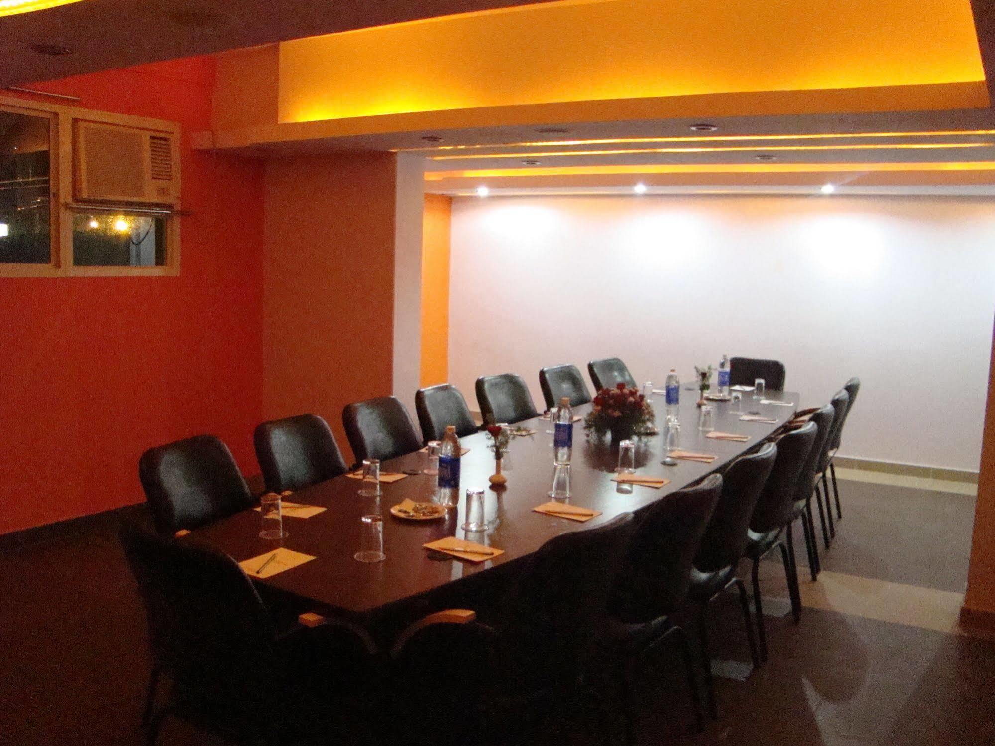 Hotel Grand Bee Bangalore Dış mekan fotoğraf