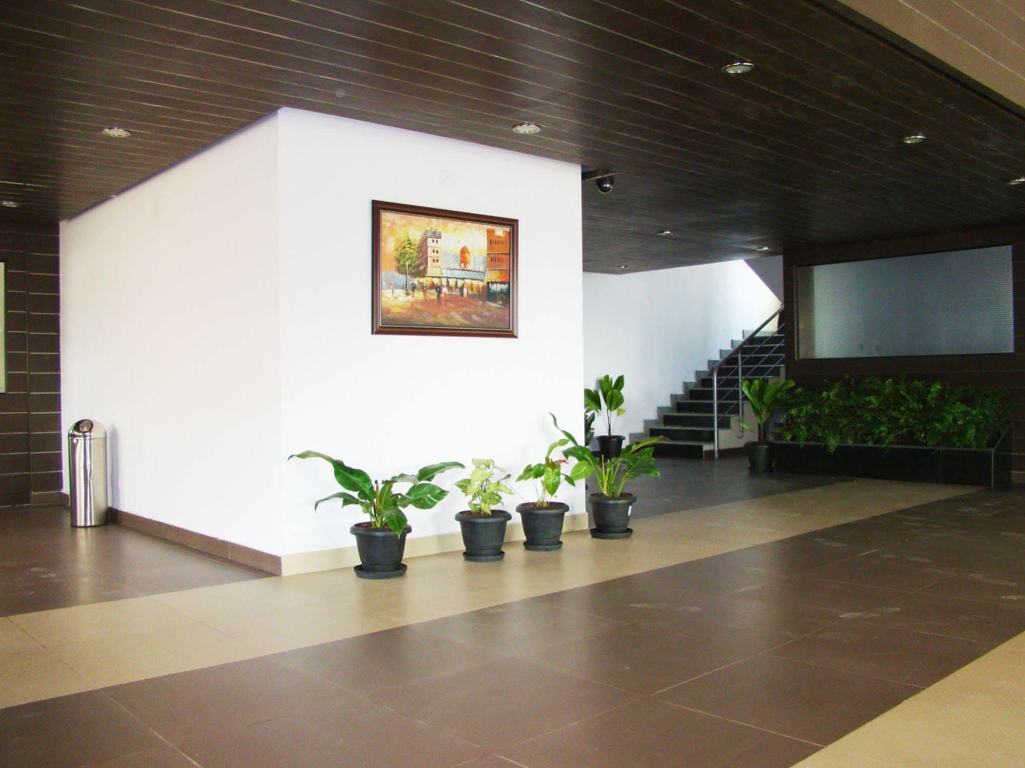 Hotel Grand Bee Bangalore Dış mekan fotoğraf